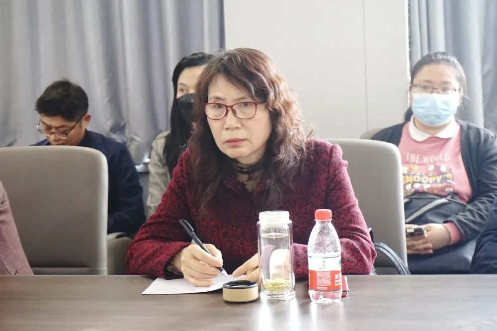 熱烈歡迎鄭州信息科技職業(yè)技術(shù)學(xué)院中專部領(lǐng)導(dǎo)蒞臨文化路校區(qū)指導(dǎo)工作
