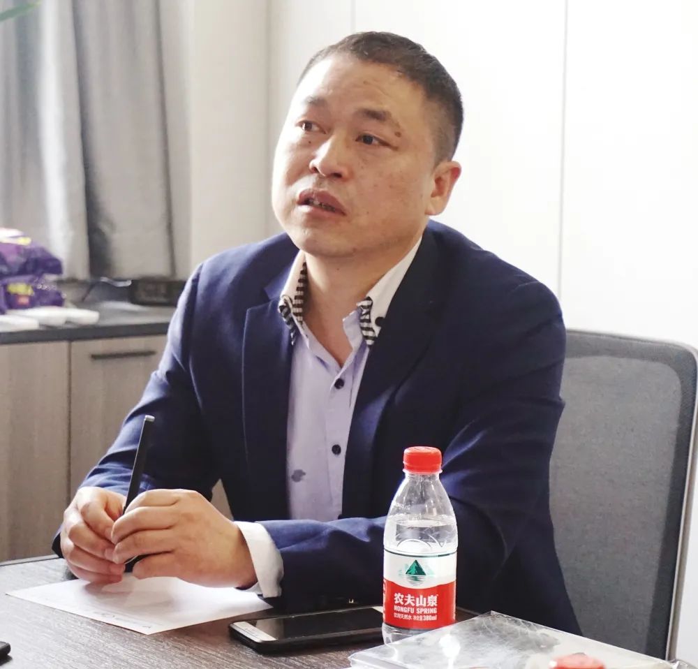 熱烈歡迎鄭州信息科技職業(yè)技術(shù)學(xué)院中專部領(lǐng)導(dǎo)蒞臨文化路校區(qū)指導(dǎo)工作